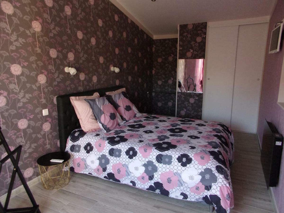 19 Rue Du Cadran Lägenhet Montmorillon Exteriör bild