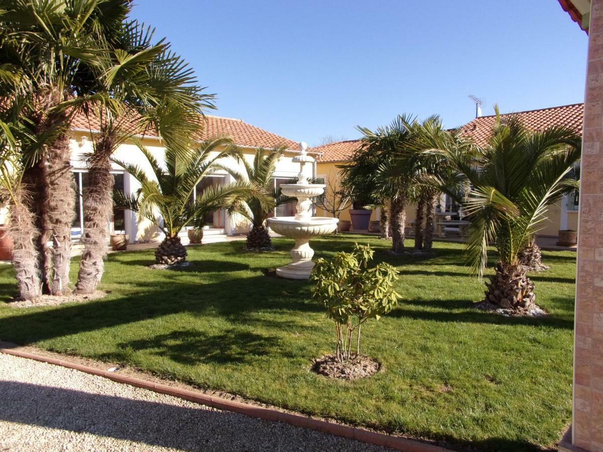 19 Rue Du Cadran Lägenhet Montmorillon Exteriör bild